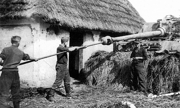 Иллюстрация к книге — Тяжелый танк «Тигр». Смертельное оружие Рейха [i_168.jpg]