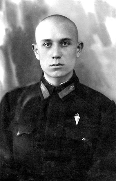 Иллюстрация к книге — На перехват! Летная книжка &quot;сталинского сокола&quot; [i_001.jpg]