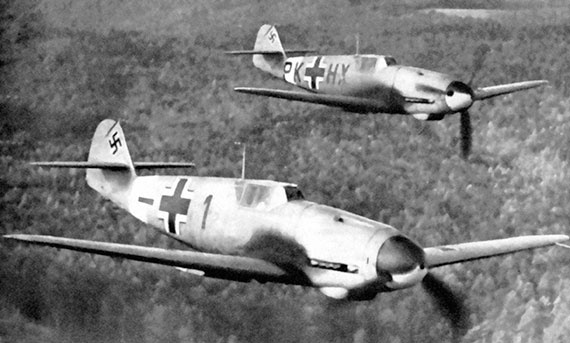 Иллюстрация к книге — На перехват! Летная книжка &quot;сталинского сокола&quot; [i_008.jpg]