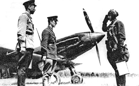 Иллюстрация к книге — На перехват! Летная книжка &quot;сталинского сокола&quot; [i_013.jpg]