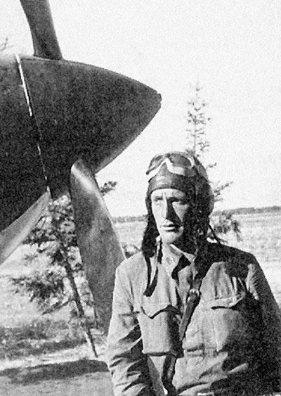 Иллюстрация к книге — На перехват! Летная книжка &quot;сталинского сокола&quot; [i_022.jpg]