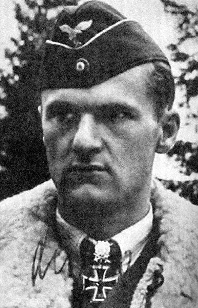 Иллюстрация к книге — На перехват! Летная книжка &quot;сталинского сокола&quot; [i_023.jpg]