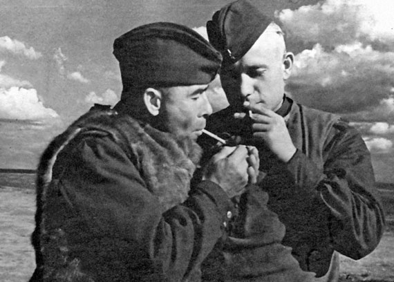 Иллюстрация к книге — На перехват! Летная книжка "сталинского сокола" [i_046.jpg]