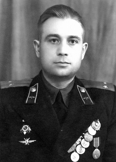 Иллюстрация к книге — На перехват! Летная книжка "сталинского сокола" [i_071.jpg]