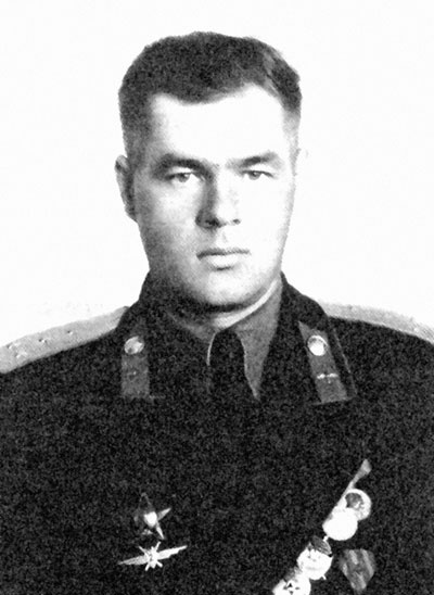 Иллюстрация к книге — На перехват! Летная книжка "сталинского сокола" [i_075.jpg]