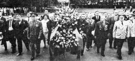 Иллюстрация к книге — На перехват! Летная книжка &quot;сталинского сокола&quot; [i_097.jpg]