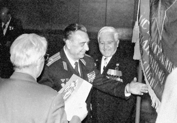 Иллюстрация к книге — На перехват! Летная книжка &quot;сталинского сокола&quot; [i_099.jpg]