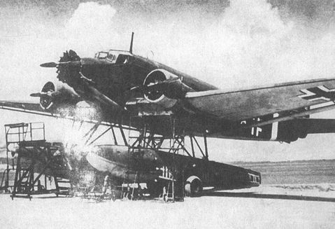 Иллюстрация к книге — Черный крест и красная звезда. Воздушная война над Россией. 1941-1944 [i_157.jpg]