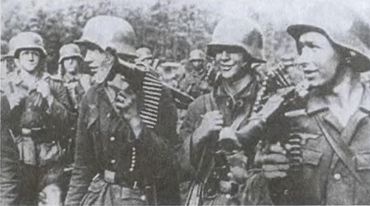 Иллюстрация к книге — Котел смерти в Курляндии. Хроника сражений группы армий &quot;Север&quot; 1944-1945 [i_024.jpg]