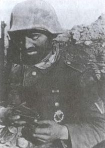 Иллюстрация к книге — Котел смерти в Курляндии. Хроника сражений группы армий &quot;Север&quot; 1944-1945 [i_045.jpg]