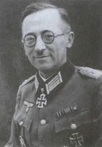 Иллюстрация к книге — Котел смерти в Курляндии. Хроника сражений группы армий &quot;Север&quot; 1944-1945 [i_050.jpg]