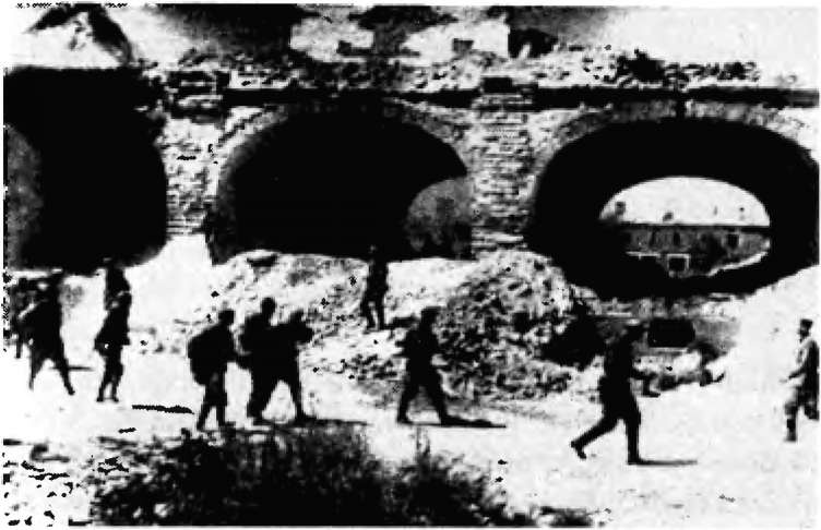 Иллюстрация к книге — Брестская крепость [i_098.jpg]