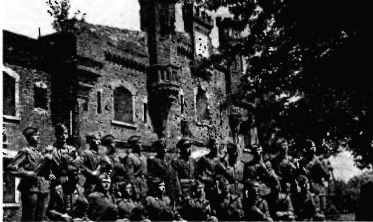 Иллюстрация к книге — Брестская крепость [i_108.jpg]