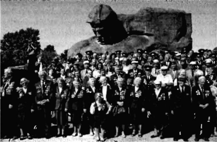 Иллюстрация к книге — Брестская крепость [i_125.jpg]