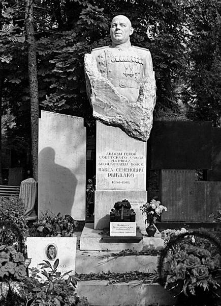 Иллюстрация к книге — Танкисты-герои 1943-1945 гг. [i_027.jpg]