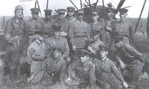 Иллюстрация к книге — Стальной ураган [i_003.jpg]