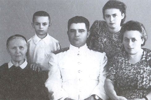 Иллюстрация к книге — Стальной ураган [i_029.jpg]