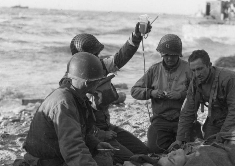 Иллюстрация к книге — Высадка в Нормандии [i_026.jpg]