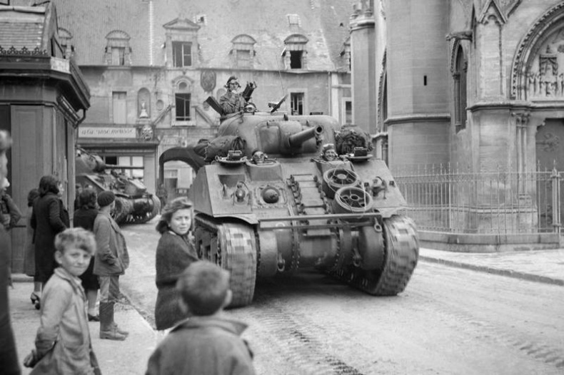 Иллюстрация к книге — Высадка в Нормандии [i_032.jpg]