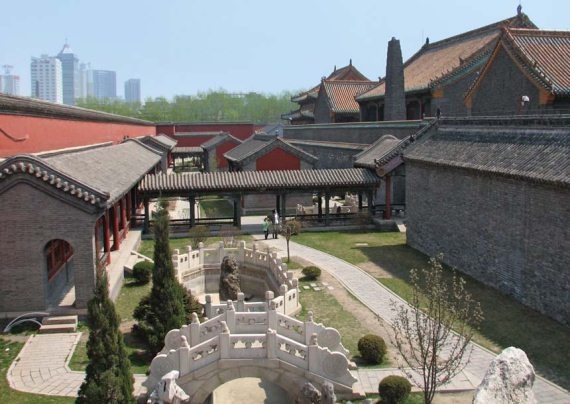 Иллюстрация к книге — Полосатая кошка, пятнистая кошка [i_069.jpg]