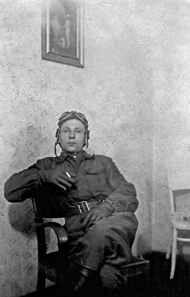 Иллюстрация к книге — Командир Т-34. На танке до Победы [ris.14.jpg]