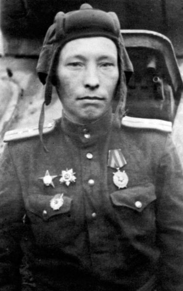 Иллюстрация к книге — Командир Т-34. На танке до Победы [ris.18.jpg]