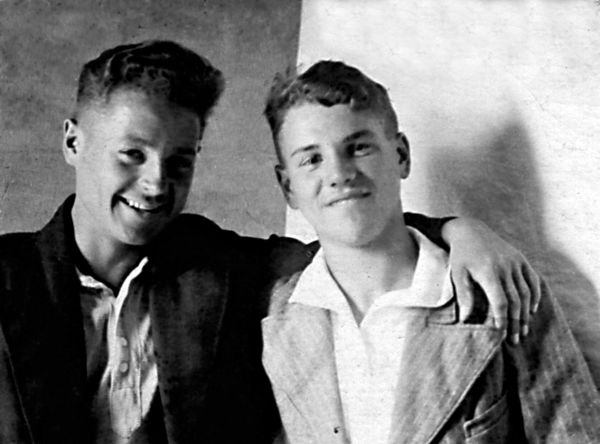 Иллюстрация к книге — Командир Т-34. На танке до Победы [ris.7.jpg]