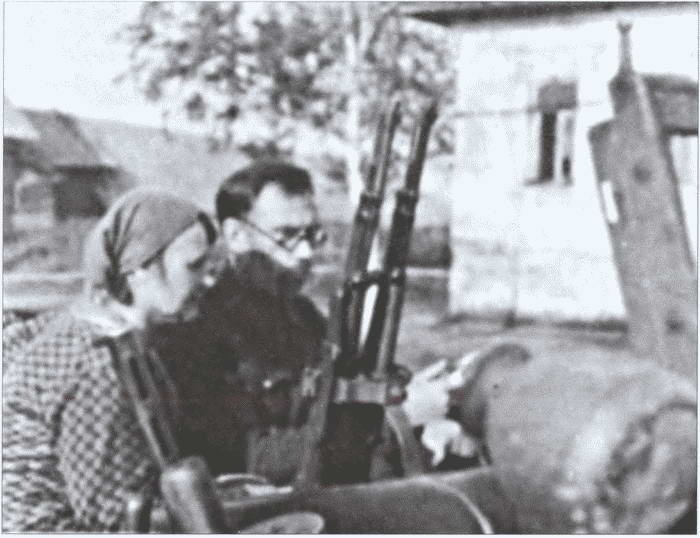 Иллюстрация к книге — Власов как "монумент предательству" [i_018.jpg]