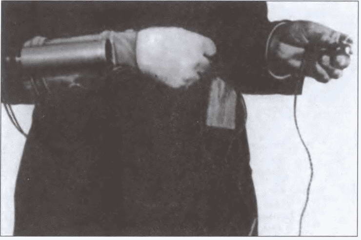 Иллюстрация к книге — Иуды в погонах [i_018.jpg]