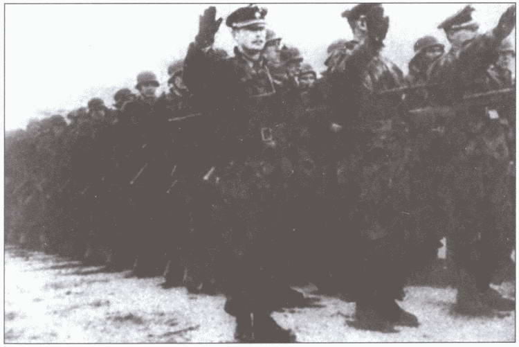 Иллюстрация к книге — Предатели и палачи [i_015.jpg]