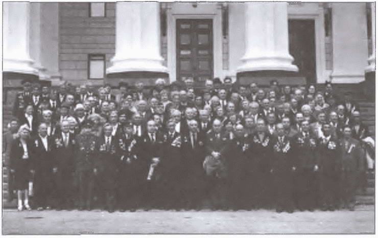 Иллюстрация к книге — Расстрелять перед строем [i_021.jpg]