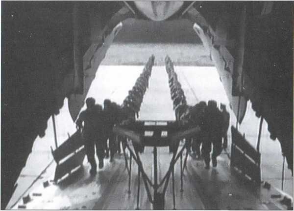 Иллюстрация к книге — Генерал Маргелов [i_028.jpg]