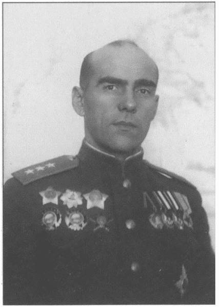 Иллюстрация к книге — Защитники Русского неба. От Нестерова до Гагарина [i_020.jpg]