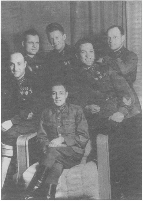 Иллюстрация к книге — Защитники Русского неба. От Нестерова до Гагарина [i_021.jpg]