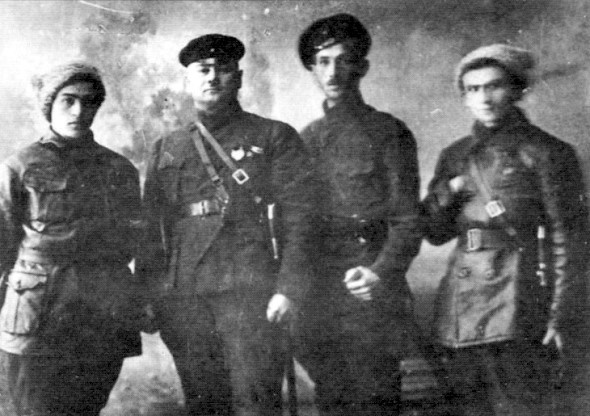 Иллюстрация к книге — Котовский. Робин Гуд революции [i_002.jpg]