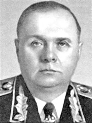 Иллюстрация к книге — Накануне 1941 года. Гитлер идет на Россию [i_045.jpg]