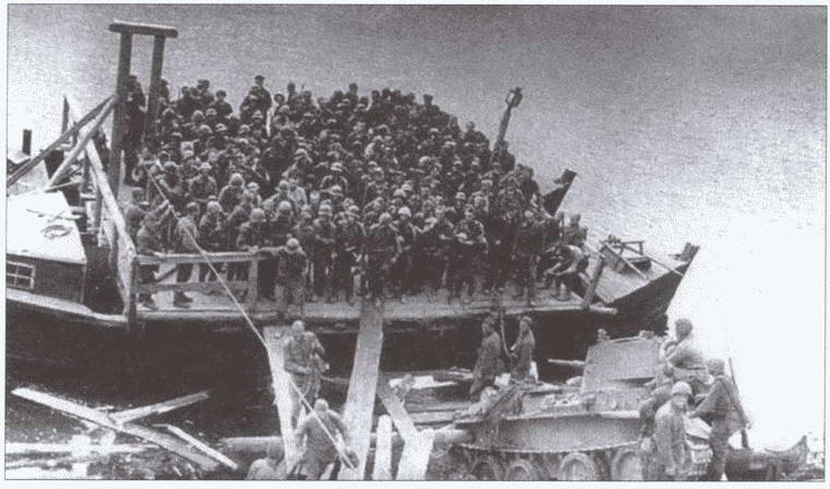 Иллюстрация к книге — Плен. Жизнь и смерть в немецких лагерях [i_018.jpg]