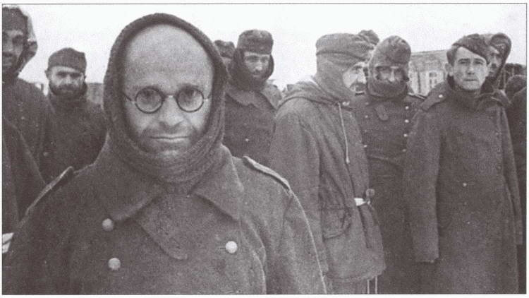 Иллюстрация к книге — Плен. Жизнь и смерть в немецких лагерях [i_034.jpg]