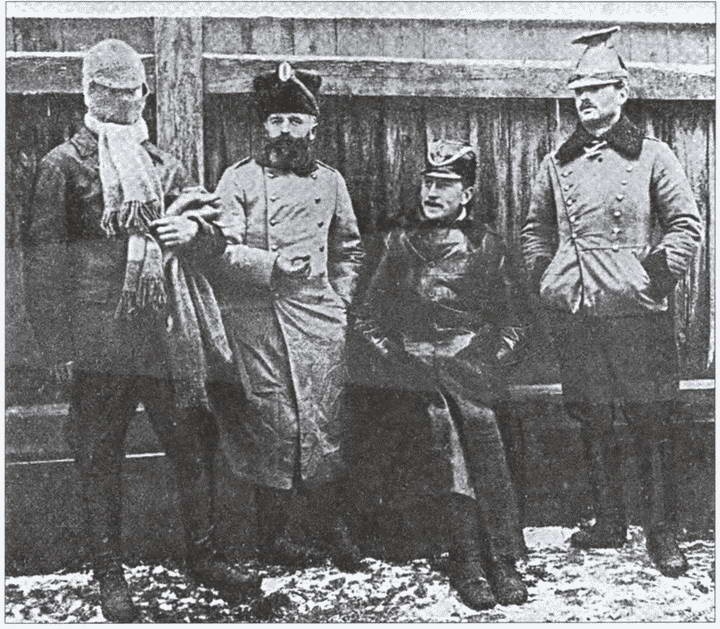 Иллюстрация к книге — Захвачены в бою. Трофеи русской армии в Первой мировой [i_009.jpg]