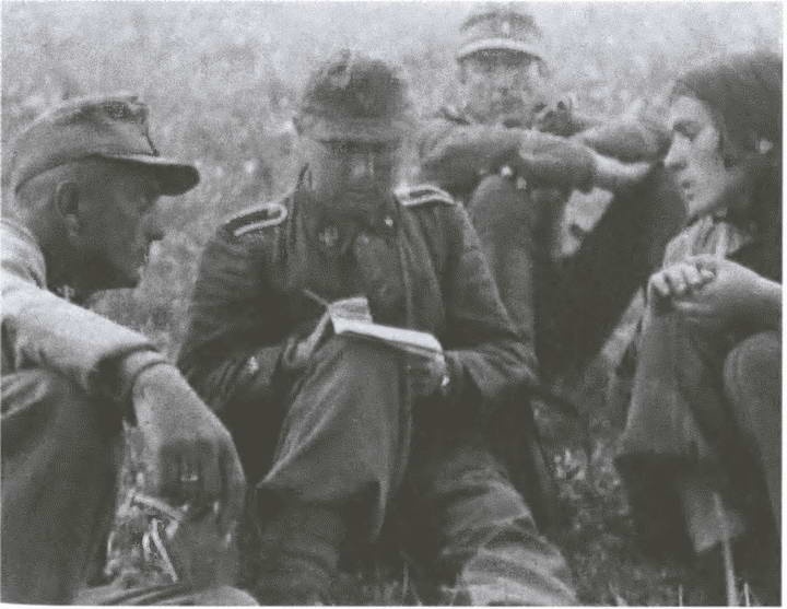 Иллюстрация к книге — «Советские немцы» и другие фольксдойче в войсках СС [i_032.jpg]