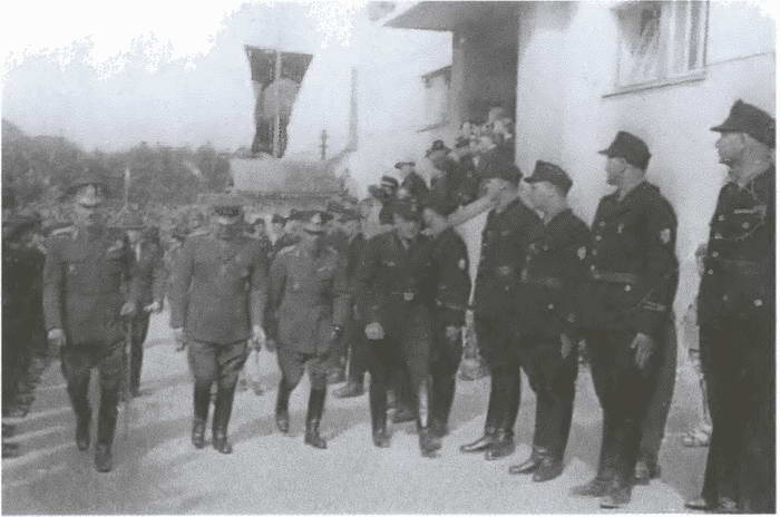 Иллюстрация к книге — «Советские немцы» и другие фольксдойче в войсках СС [i_045.jpg]