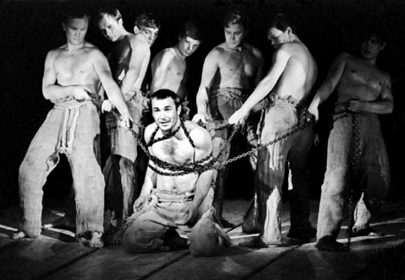 Иллюстрация к книге — Театр абсурда. Во что превратили Россию [i_009.jpg]