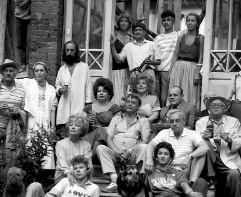 Иллюстрация к книге — Театр абсурда. Во что превратили Россию [i_027.jpg]