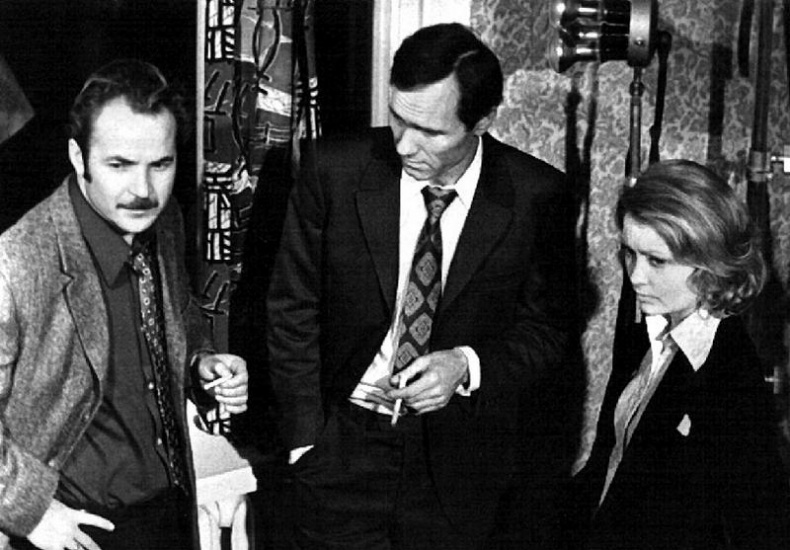 Иллюстрация к книге — Театр абсурда. Во что превратили Россию [i_033.jpg]