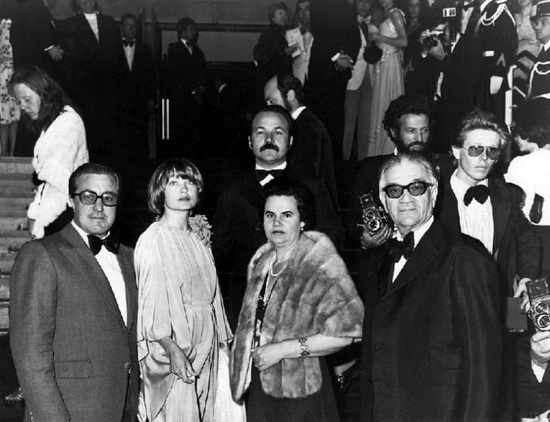 Иллюстрация к книге — Театр абсурда. Во что превратили Россию [i_036.jpg]