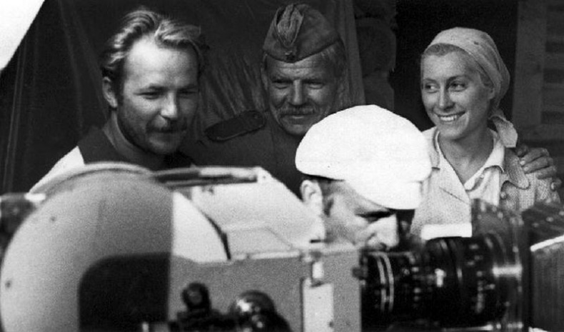 Иллюстрация к книге — Театр абсурда. Во что превратили Россию [i_037.jpg]