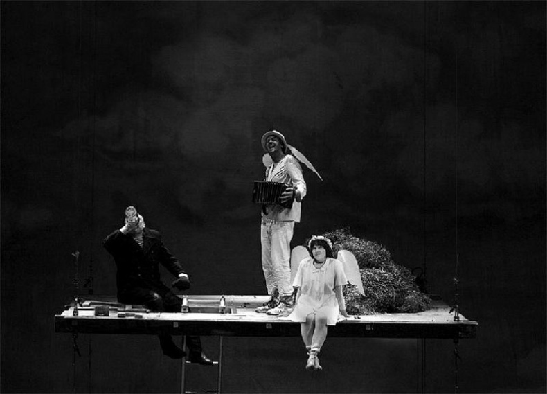 Иллюстрация к книге — Театр абсурда. Во что превратили Россию [i_049.jpg]