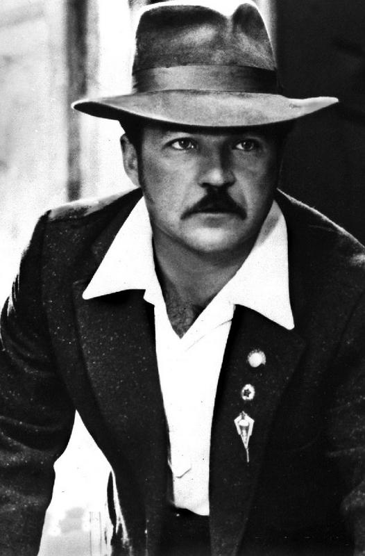 Иллюстрация к книге — Театр абсурда. Во что превратили Россию [i_052.jpg]