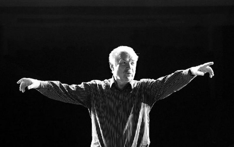 Иллюстрация к книге — Театр абсурда. Во что превратили Россию [i_056.jpg]