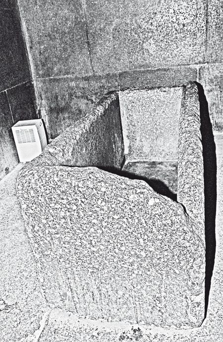 Иллюстрация к книге — Первое чудо света. Как и для чего были построены египетские пирамиды [i_016.jpg]